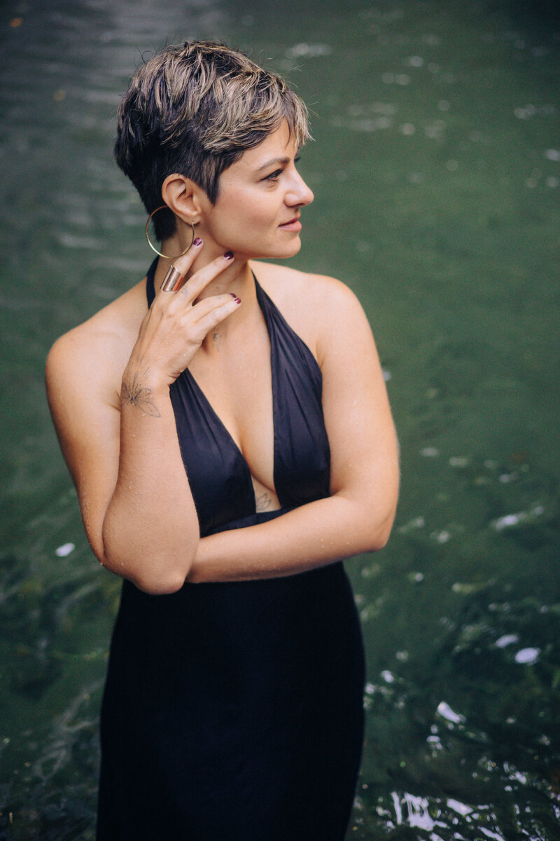 Neira, founder of Aeloria and breathwork practitioner